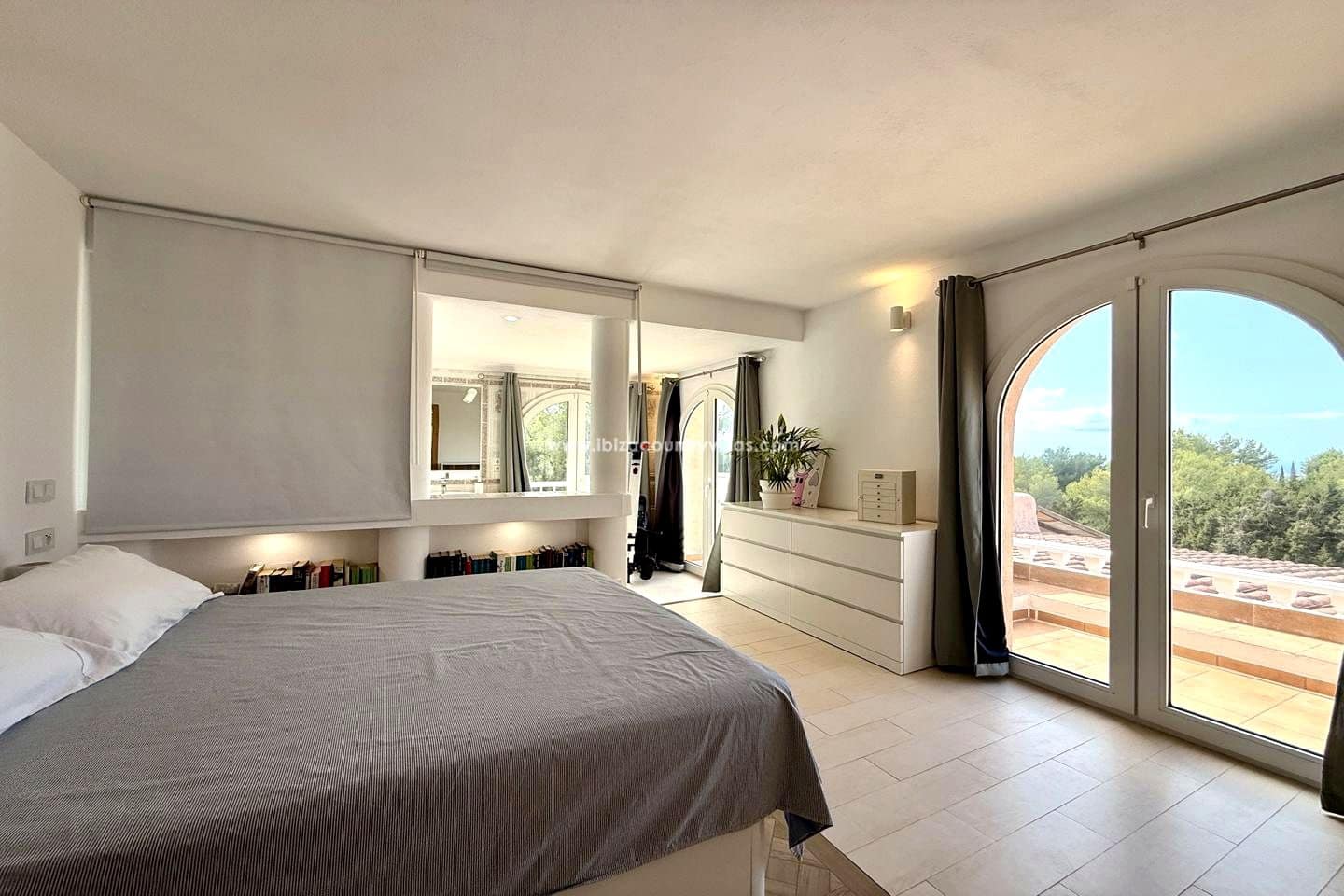 5 slaapkamer Villa te koop in Sant Antoni de Portmany met zwembad garage - € 2.950.000 (Ref: 10147993)