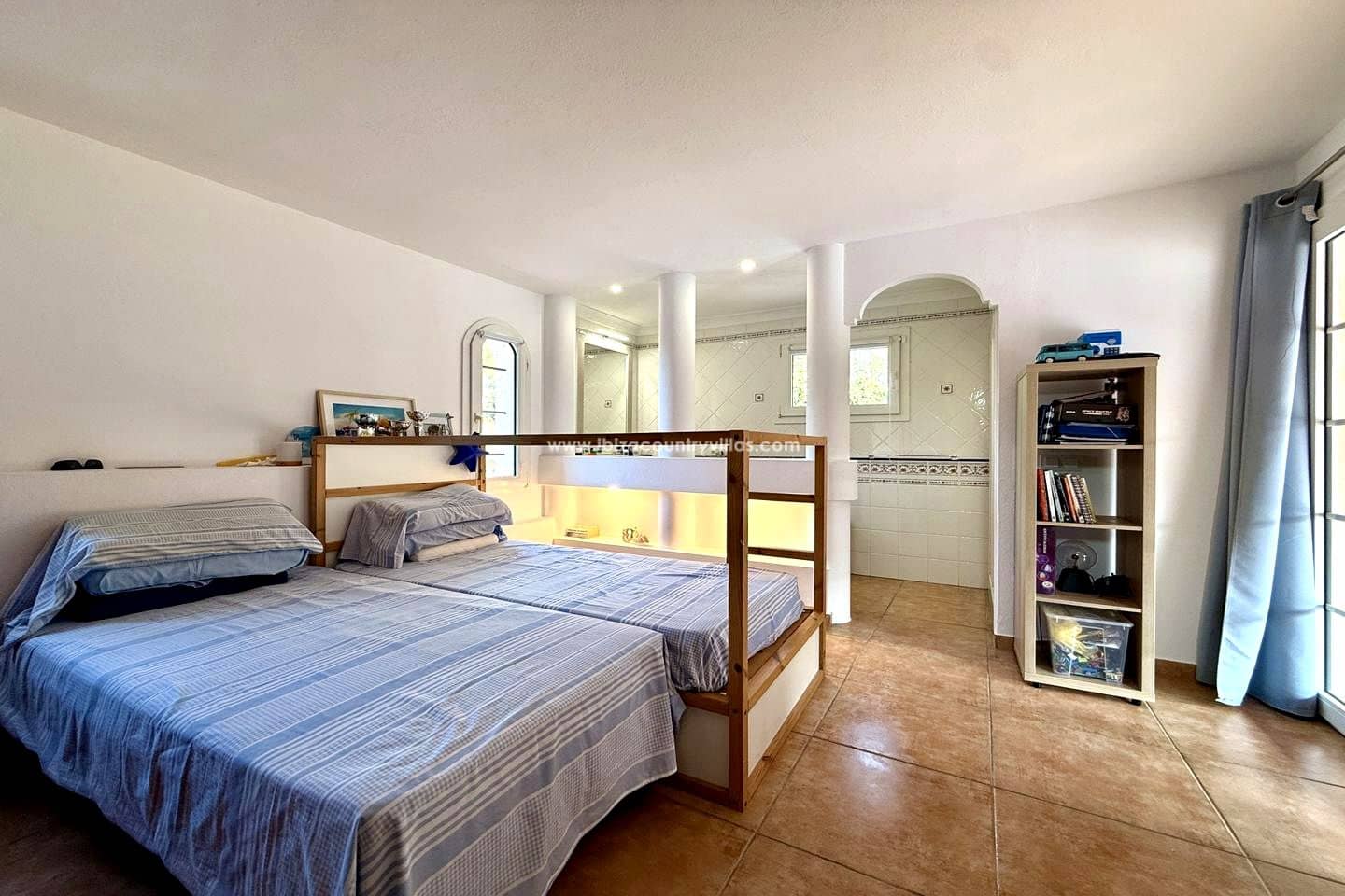 5 slaapkamer Villa te koop in Sant Antoni de Portmany met zwembad garage - € 2.950.000 (Ref: 10147993)