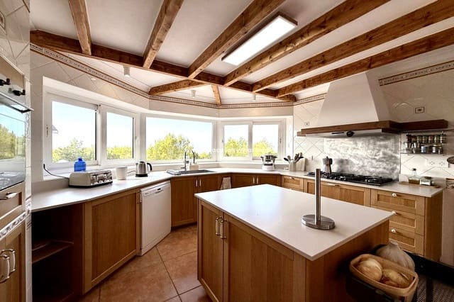 5 slaapkamer Villa te koop in Sant Antoni de Portmany met zwembad garage - € 2.950.000 (Ref: 10147993)