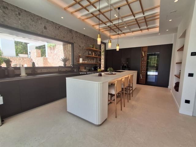 4 sypialnia Willa na sprzedaż w Santa Eulalia / Santa Eularia z basenem - 7 900 000 € (Ref: 5963105)