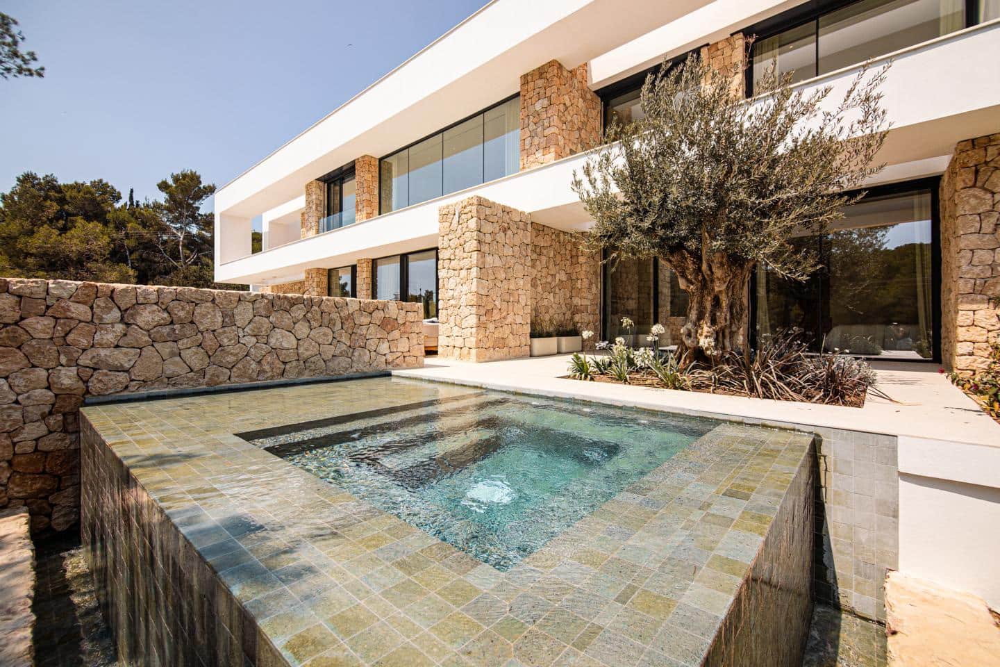 4 chambre Villa/Maison à vendre à Santa Eulalia / Santa Eularia avec piscine garage - 7 900 000 € (Ref: 5963105)