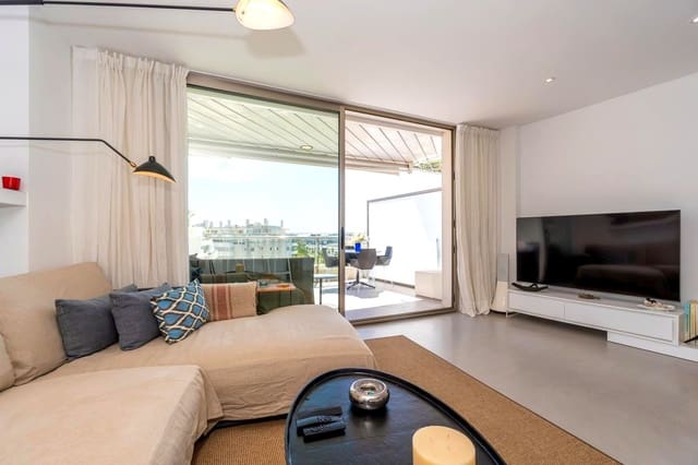 Piso de 2 habitaciones en Ibiza / Eivissa ciudad en venta con piscina garaje - 1.450.000 € (Ref: 7739826)