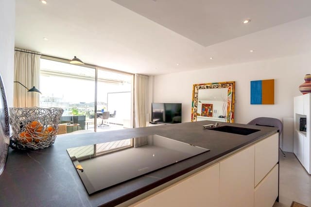 Piso de 2 habitaciones en Ibiza / Eivissa ciudad en venta con piscina garaje - 1.450.000 € (Ref: 7739826)