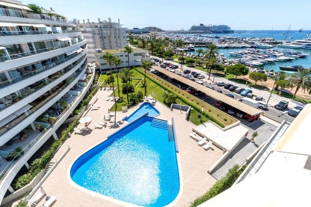Piso de 2 habitaciones en Ibiza / Eivissa ciudad en venta con piscina garaje - 1.450.000 € (Ref: 7739826)