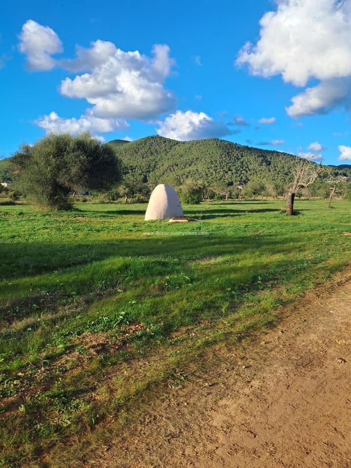 Grunde uden byggetilladelser til salg i Santa Eulalia / Santa Eularia - € 2.840.000 (Ref: 8524783)