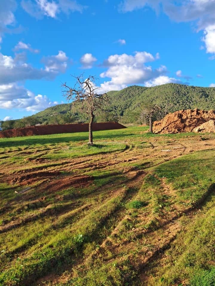 Landgrundstück zu verkaufen in Santa Eulalia / Santa Eularia - 2.840.000 € (Ref: 8524783)