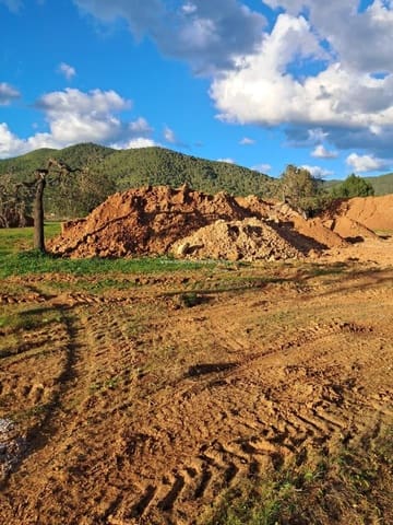 Ubebygd land til salgs i Santa Eulalia / Santa Eularia - € 2 840 000 (Ref: 8524783)