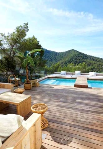 5 bedroom Villa for sale in Santa Eulalia / Santa Eularia with pool garage - € 3,200,000 (Ref: 9025402)