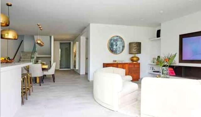 5 sypialnia Willa na sprzedaż w Santa Eulalia / Santa Eularia z basenem garażem - 2 850 000 € (Ref: 9025402)