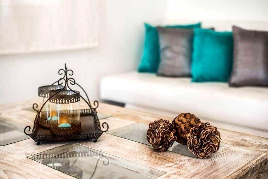 8 bedroom Villa for sale in Nuestra Senora de Jesus - € 2,695,000 (Ref: 9025410)