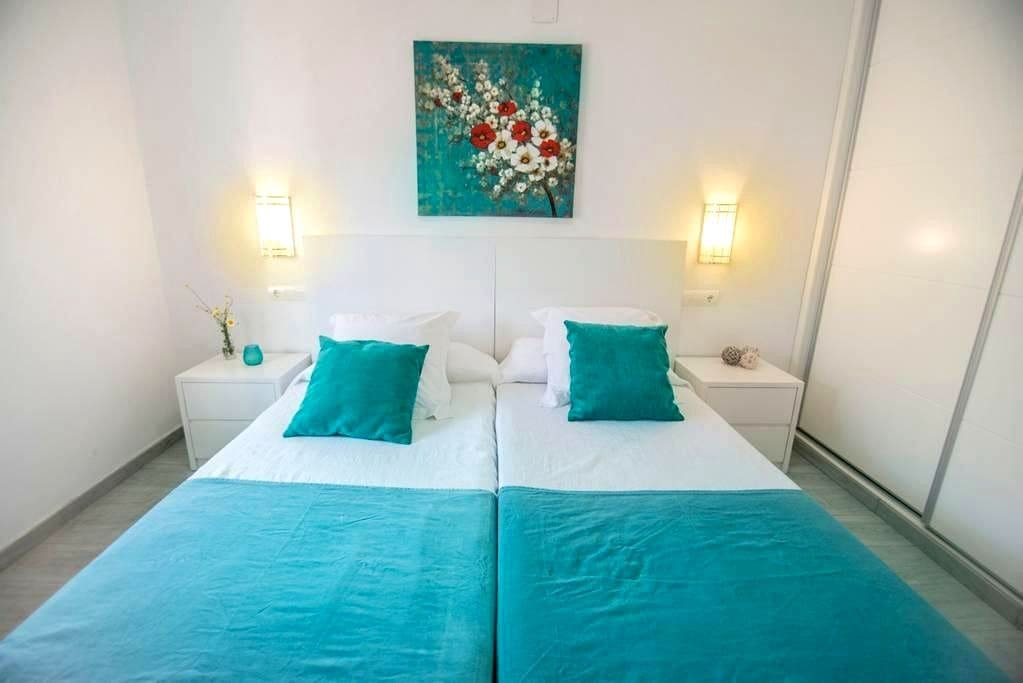 8 bedroom Villa for sale in Nuestra Senora de Jesus - € 2,695,000 (Ref: 9025410)