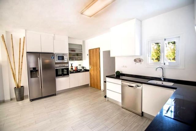 8 Zimmer Villa zu verkaufen in Nuestra Señora de Jesus, Santa Eulalia / Santa Eularia - 2.695.000 € (Ref: 9025410)