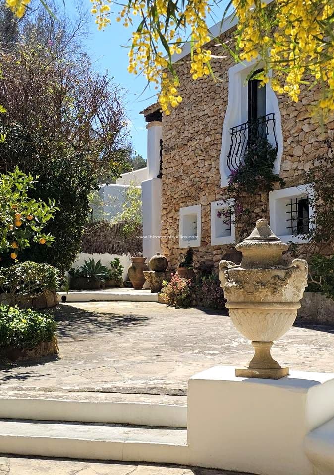 5 bedroom Finca/Country House for sale in Ibiza / Eivissa town - € 3,900,000 (Ref: 9026171)