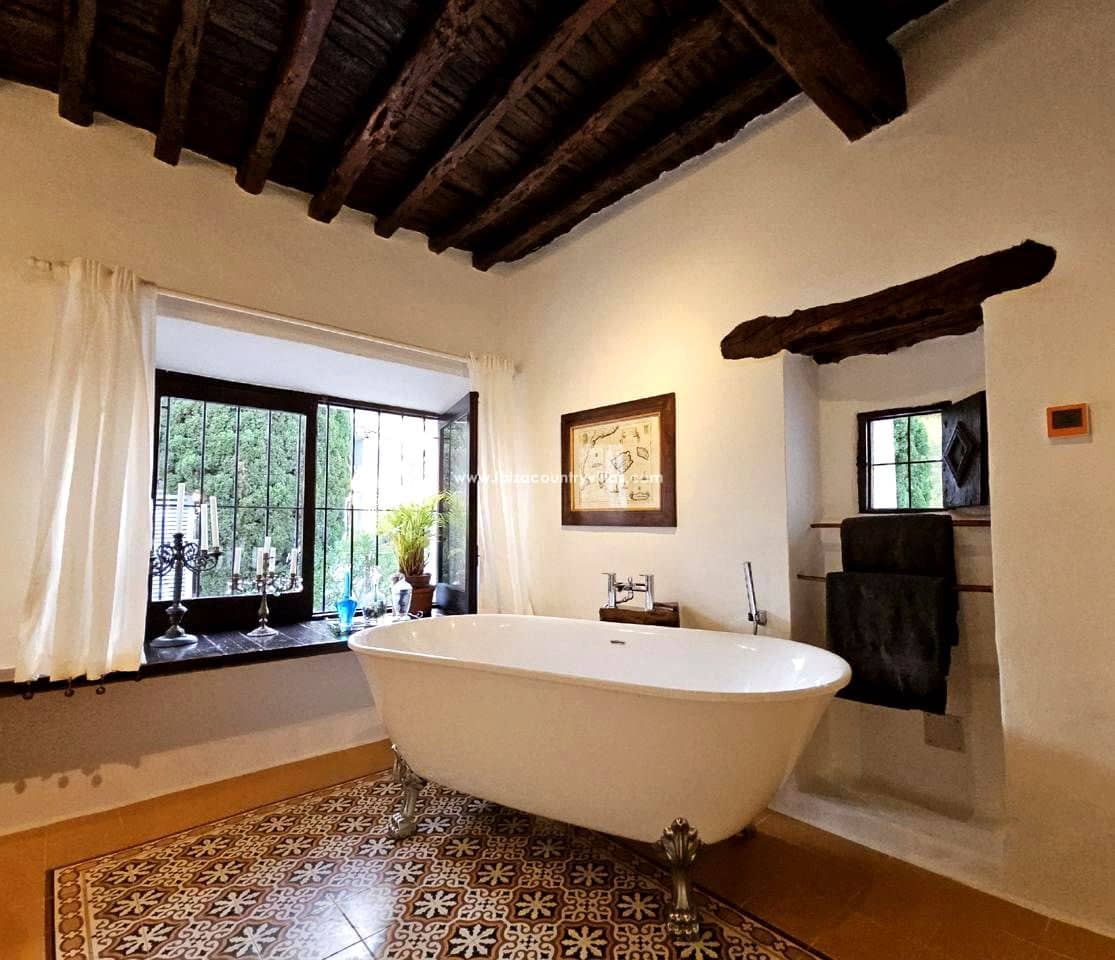 5 bedroom Finca/Country House for sale in Ibiza / Eivissa town - € 3,900,000 (Ref: 9026171)