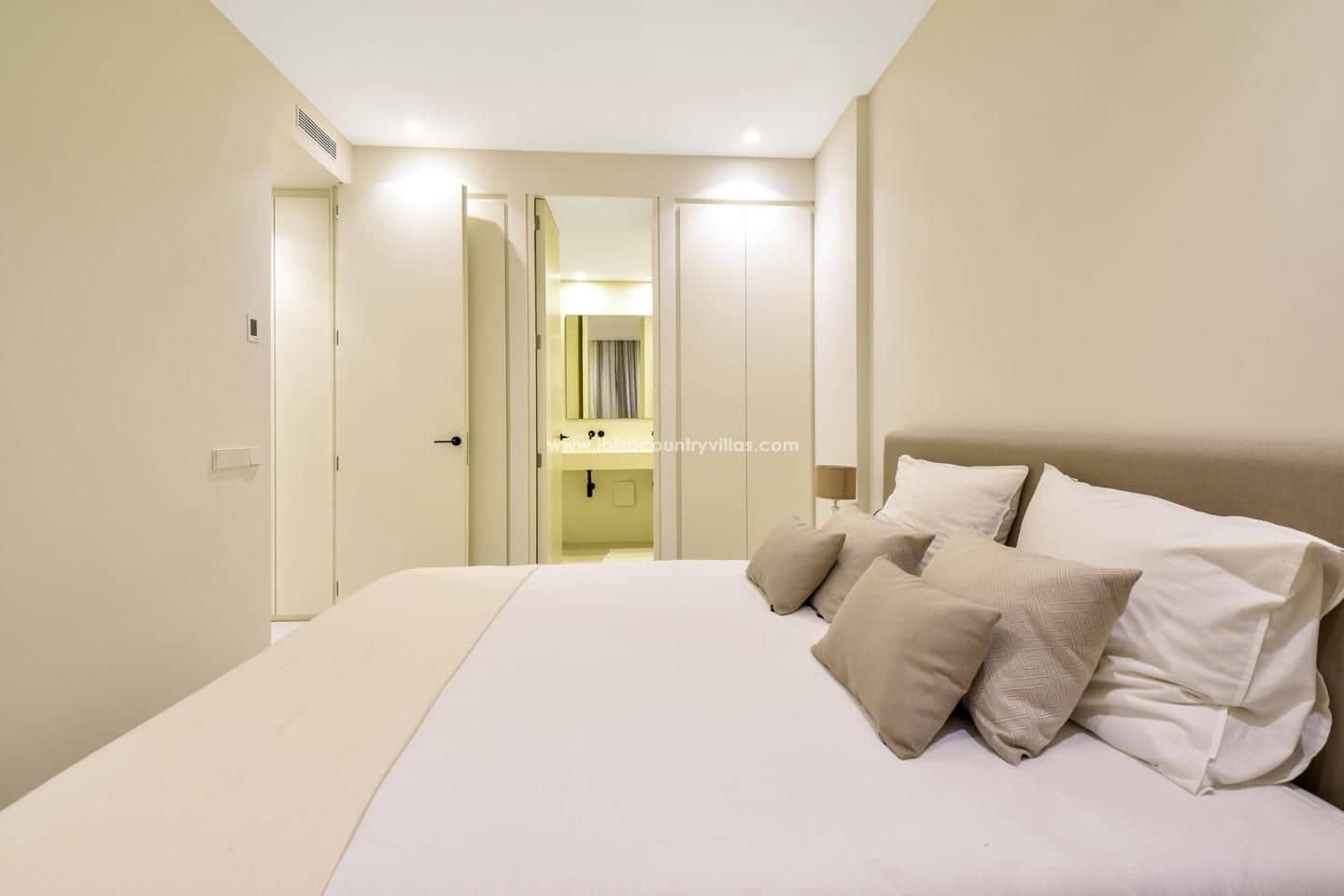 4 sypialnia Mieszkanie na sprzedaż w Talamanca - 1 700 000 € (Ref: 9026174)