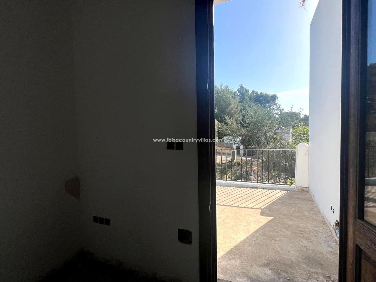 6 bedroom Villa for sale in Ibiza / Eivissa town - € 2,650,000 (Ref: 9026976)