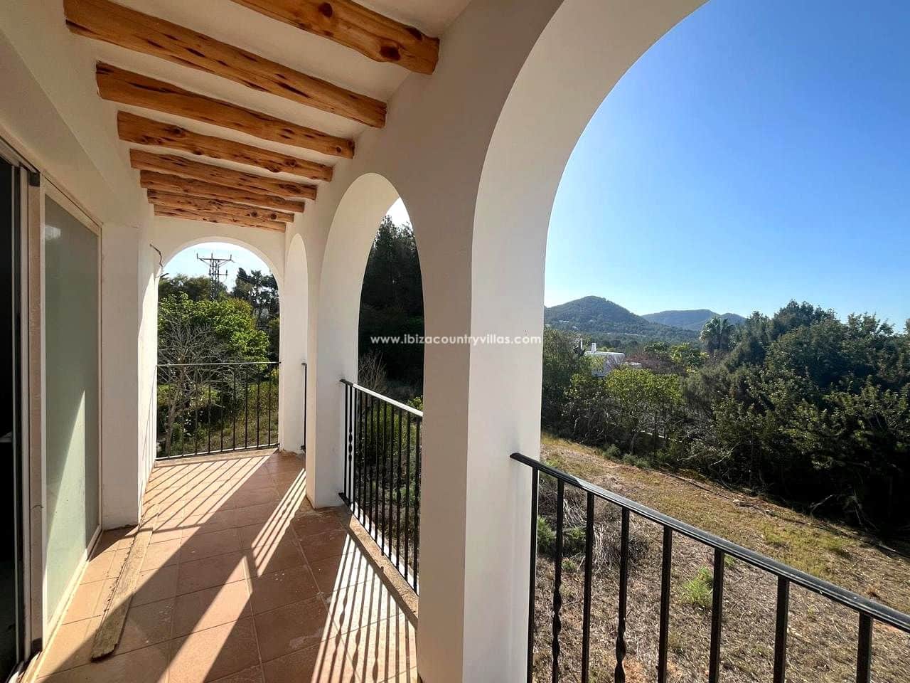 6 bedroom Villa for sale in Ibiza / Eivissa town - € 2,650,000 (Ref: 9026976)