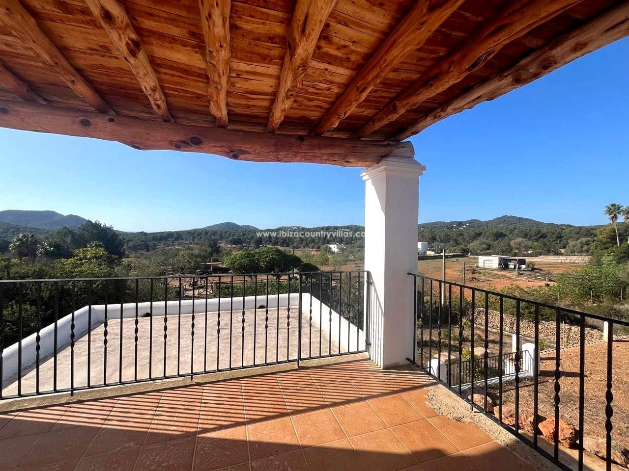 6 bedroom Villa for sale in Ibiza / Eivissa town - € 2,650,000 (Ref: 9026976)