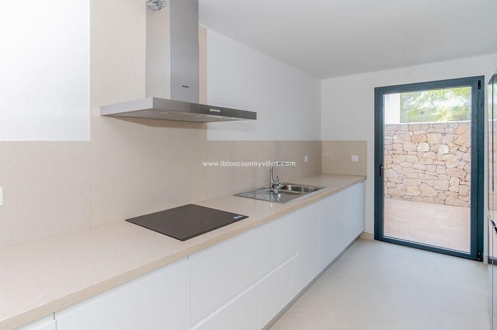 3 makuuhuone Huvila myytävänä paikassa San Jose / Sant Josep de Sa Talaia mukana uima-altaan - 1 200 000 € (Ref: 9080702)