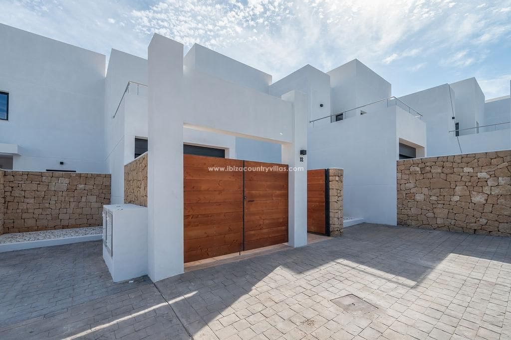 3 makuuhuone Huvila myytävänä paikassa San Jose / Sant Josep de Sa Talaia mukana uima-altaan - 1 200 000 € (Ref: 9080702)