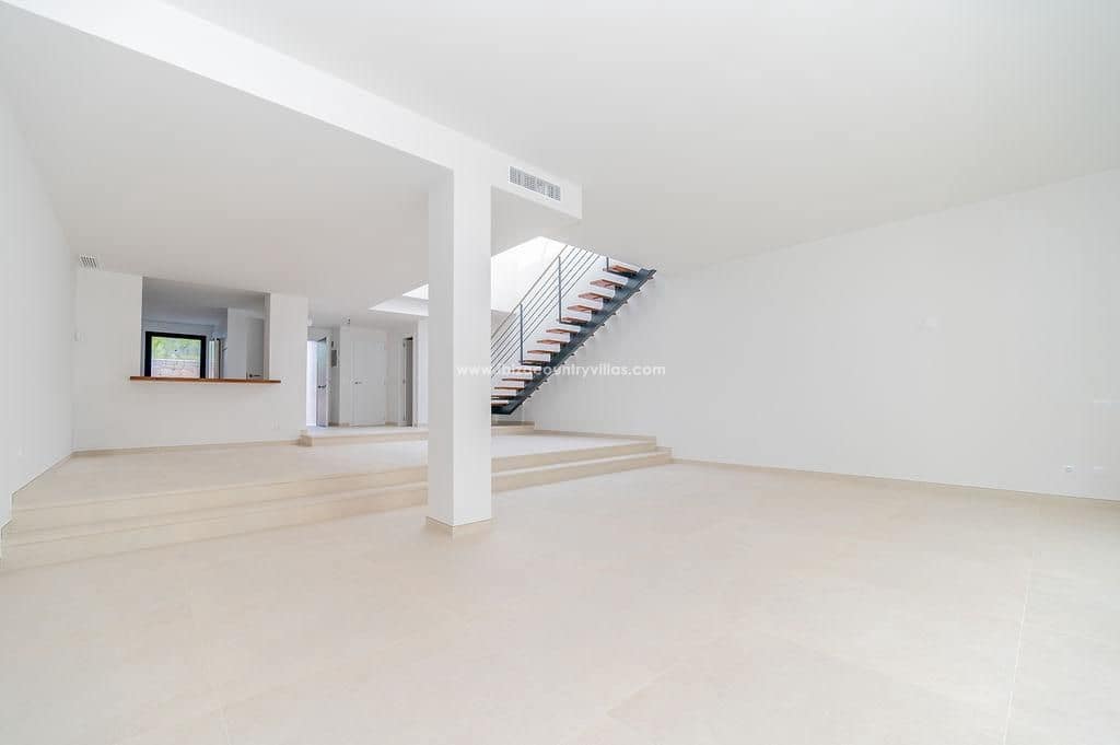 3 makuuhuone Huvila myytävänä paikassa San Jose / Sant Josep de Sa Talaia mukana uima-altaan - 1 200 000 € (Ref: 9080702)