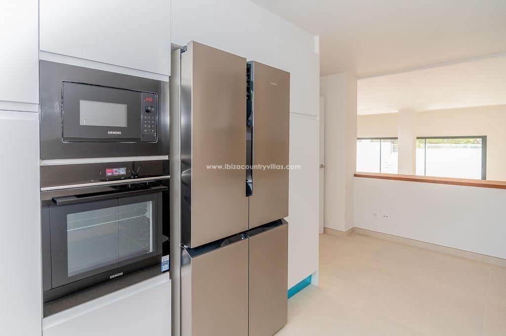 3 makuuhuone Huvila myytävänä paikassa San Jose / Sant Josep de Sa Talaia mukana uima-altaan - 1 200 000 € (Ref: 9080702)