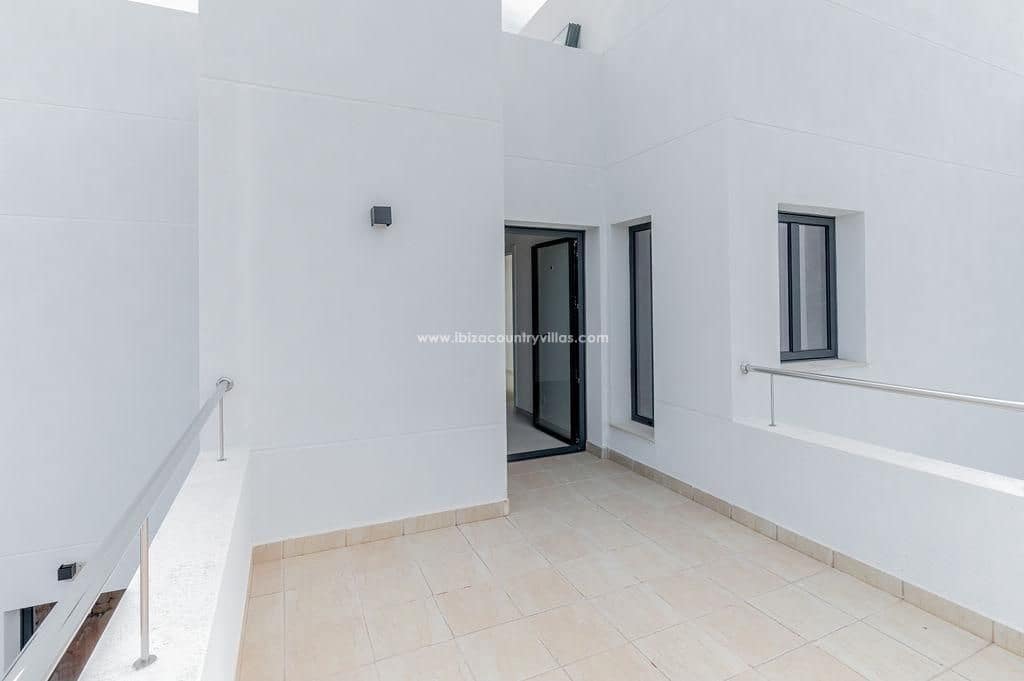 3 makuuhuone Huvila myytävänä paikassa San Jose / Sant Josep de Sa Talaia mukana uima-altaan - 1 200 000 € (Ref: 9080702)