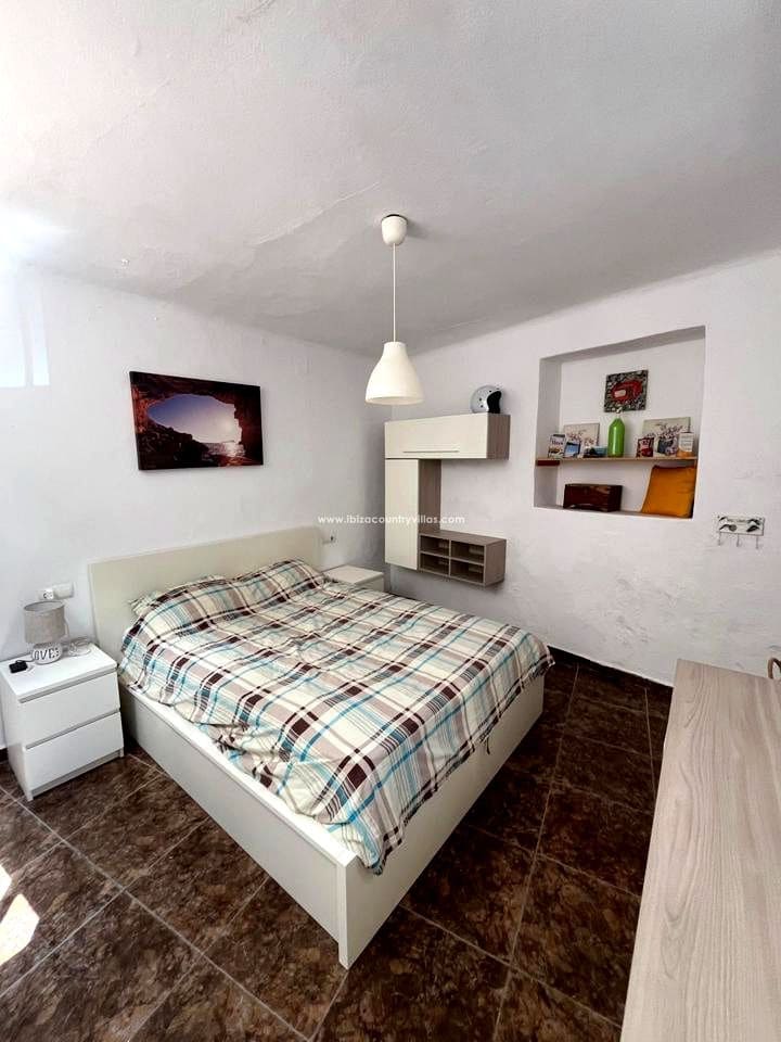 2 bedroom Flat for sale in Ibiza / Eivissa town - € 535,000 (Ref: 9200091)