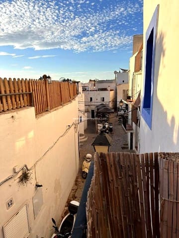 2 bedroom Flat for sale in Ibiza / Eivissa town - € 535,000 (Ref: 9200091)