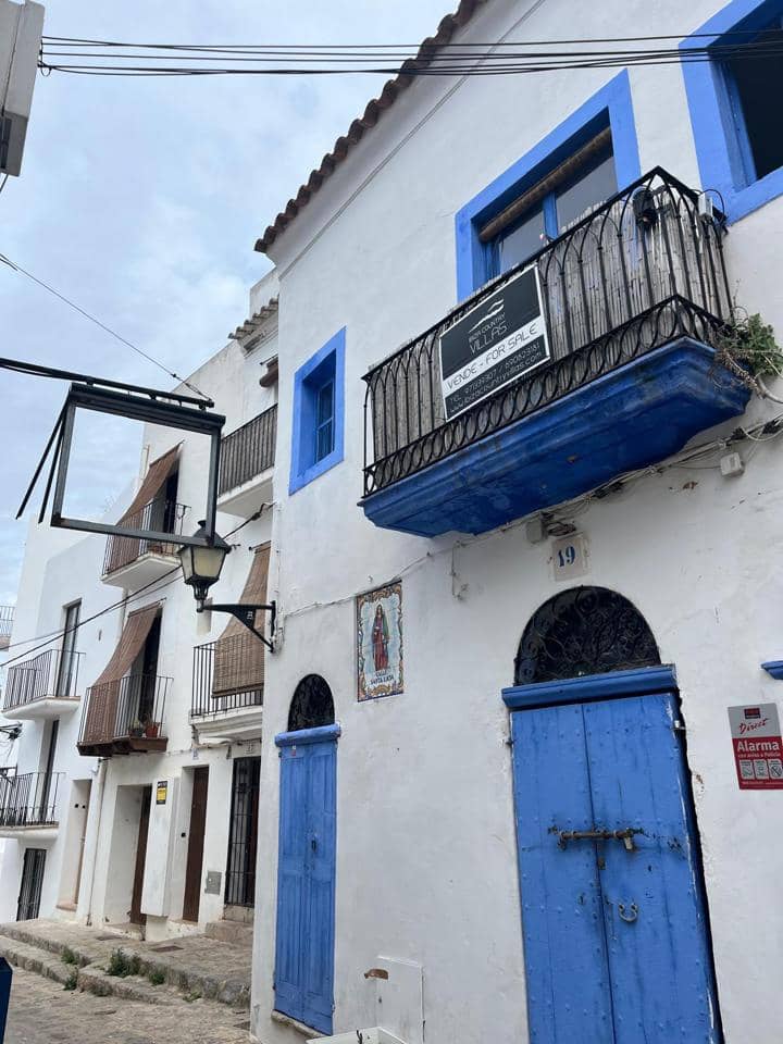 Flat for sale in Ibiza / Eivissa town - € 435,000 (Ref: 9201684)