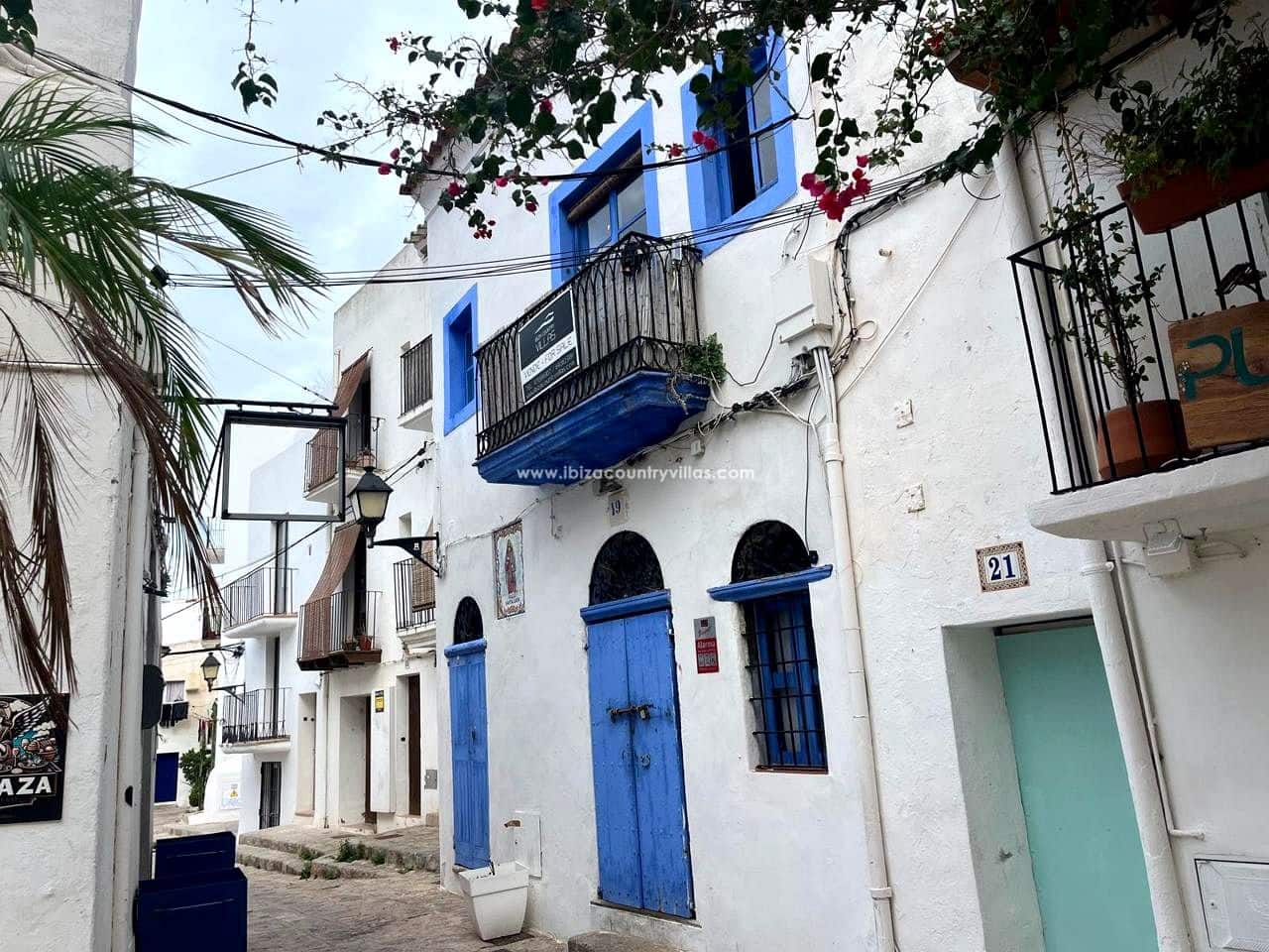 Flat for sale in Ibiza / Eivissa town - € 435,000 (Ref: 9201684)