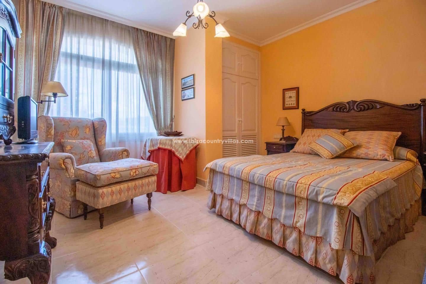 5 bedroom Villa for sale in Nuestra Senora de Jesus with pool - € 3,960,000 (Ref: 9503365)