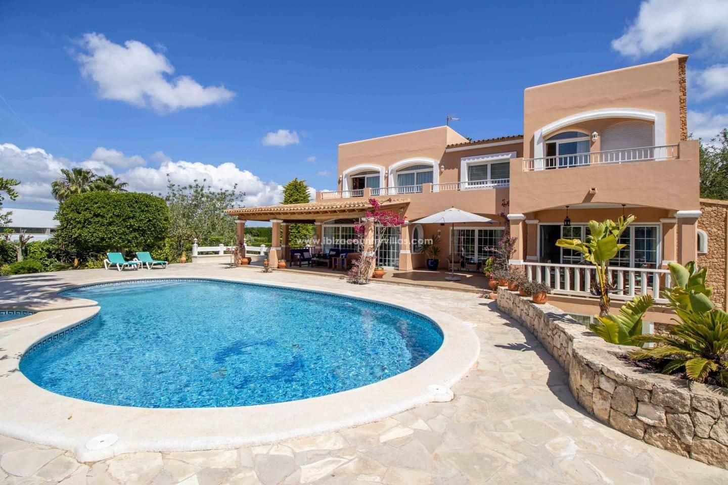 5 bedroom Villa for sale in Nuestra Senora de Jesus with pool - € 3,960,000 (Ref: 9503365)