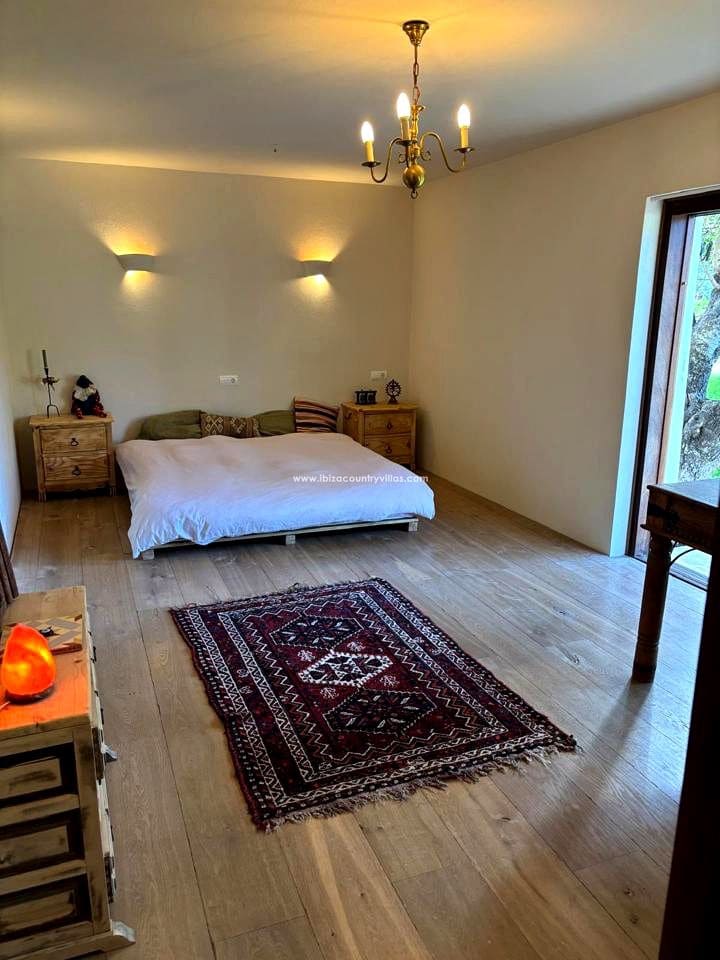 6 bedroom Villa for sale in Sant Carles de Peralta - € 5,850,000 (Ref: 9503366)