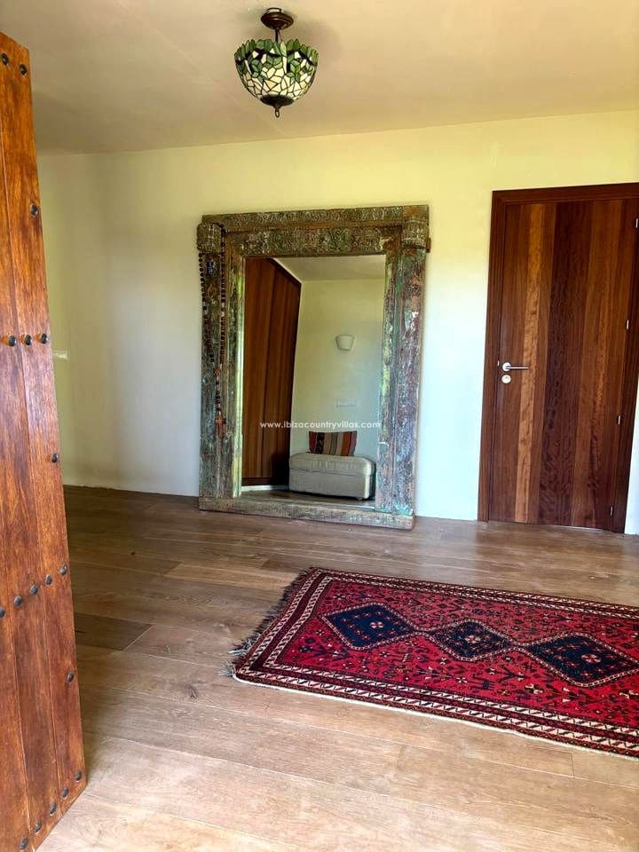 6 bedroom Villa for sale in Sant Carles de Peralta - € 5,850,000 (Ref: 9503366)