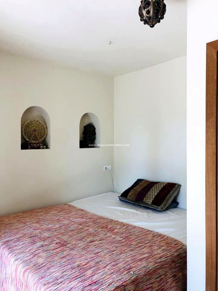 6 bedroom Villa for sale in Sant Carles de Peralta - € 5,850,000 (Ref: 9503366)