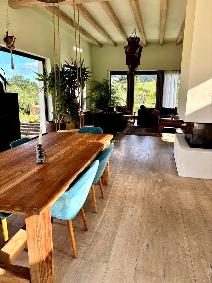 6 bedroom Villa for sale in Sant Carles de Peralta - € 5,850,000 (Ref: 9503366)