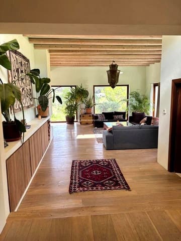 6 bedroom Villa for sale in Sant Carles de Peralta, Santa Eulalia / Santa Eularia - € 5,850,000 (Ref: 9503366)