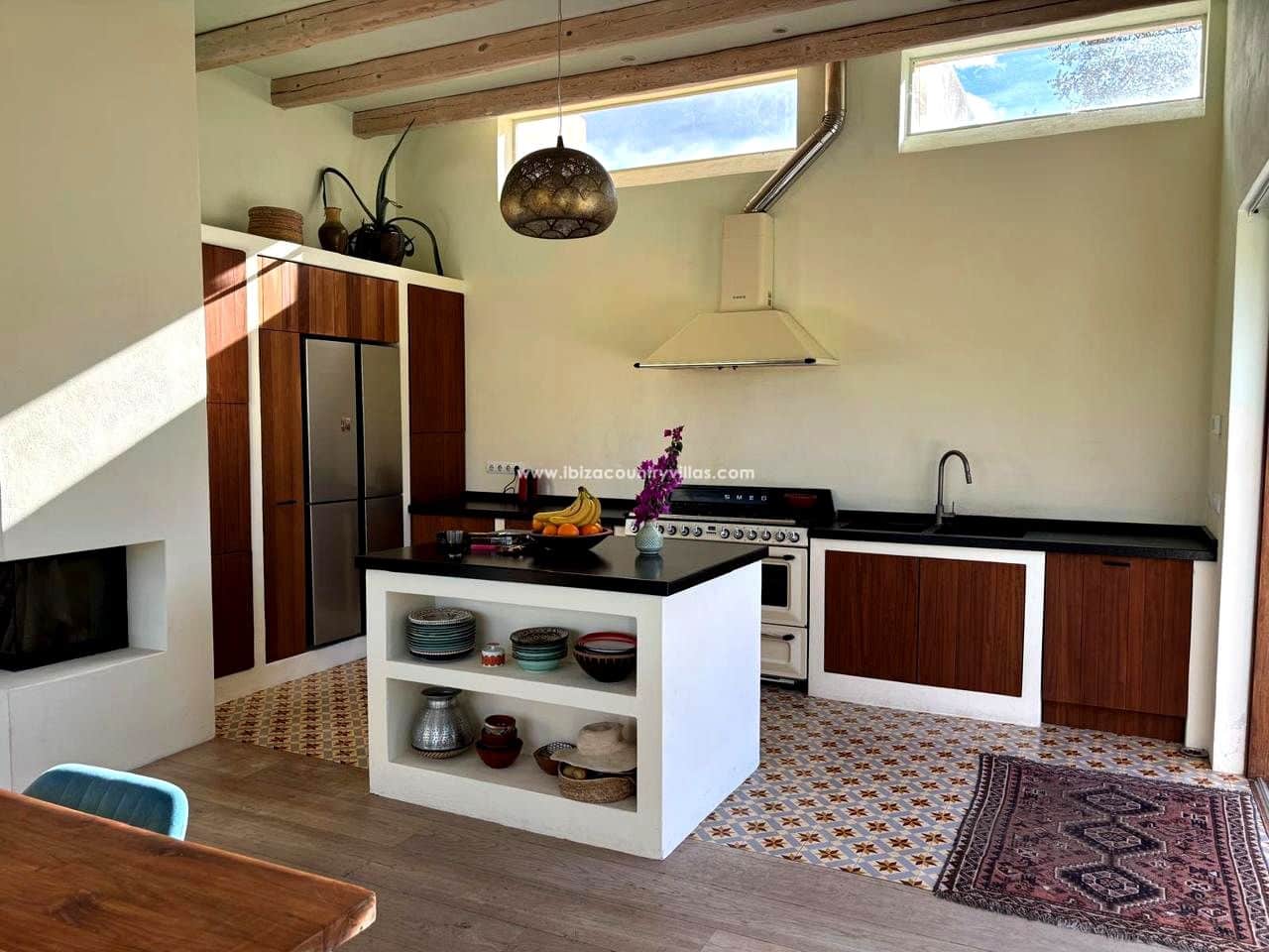 6 bedroom Villa for sale in Sant Carles de Peralta - € 5,850,000 (Ref: 9503366)