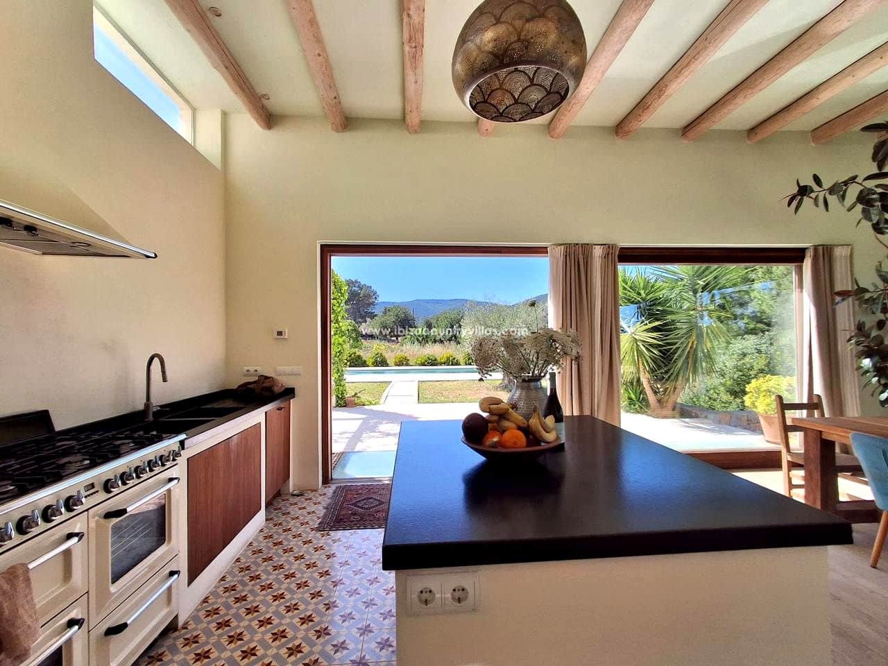 6 slaapkamer Villa te koop in Sant Carles de Peralta met zwembad - € 5.500.000 (Ref: 9503366)
