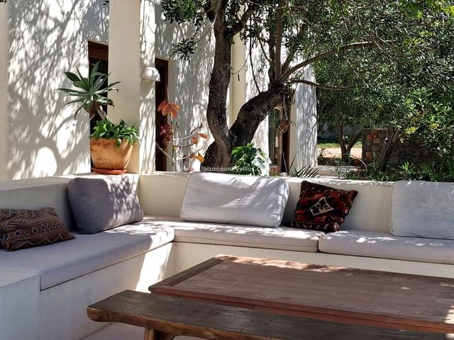 6 slaapkamer Villa te koop in Sant Carles de Peralta, Santa Eulalia / Santa Eularia met zwembad - € 5.500.000 (Ref: 9503366)