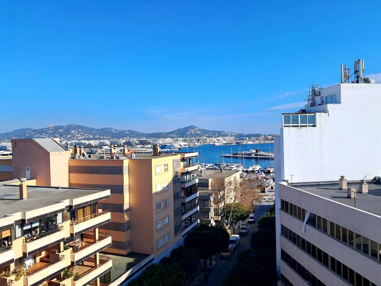 5 bedroom Flat for sale in Ibiza / Eivissa town with garage - € 1,630,000 (Ref: 9598081)