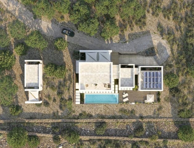 Ubebygd land til salgs i Ibiza by - € 1 980 000 (Ref: 9646116)