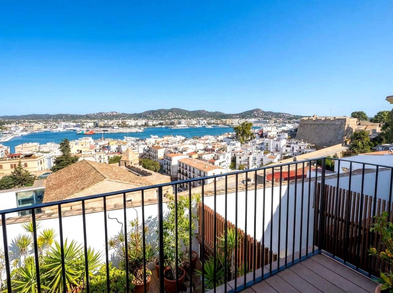 Piso de 4 habitaciones en Ibiza / Eivissa ciudad en venta - 1.395.000 € (Ref: 9713682)
