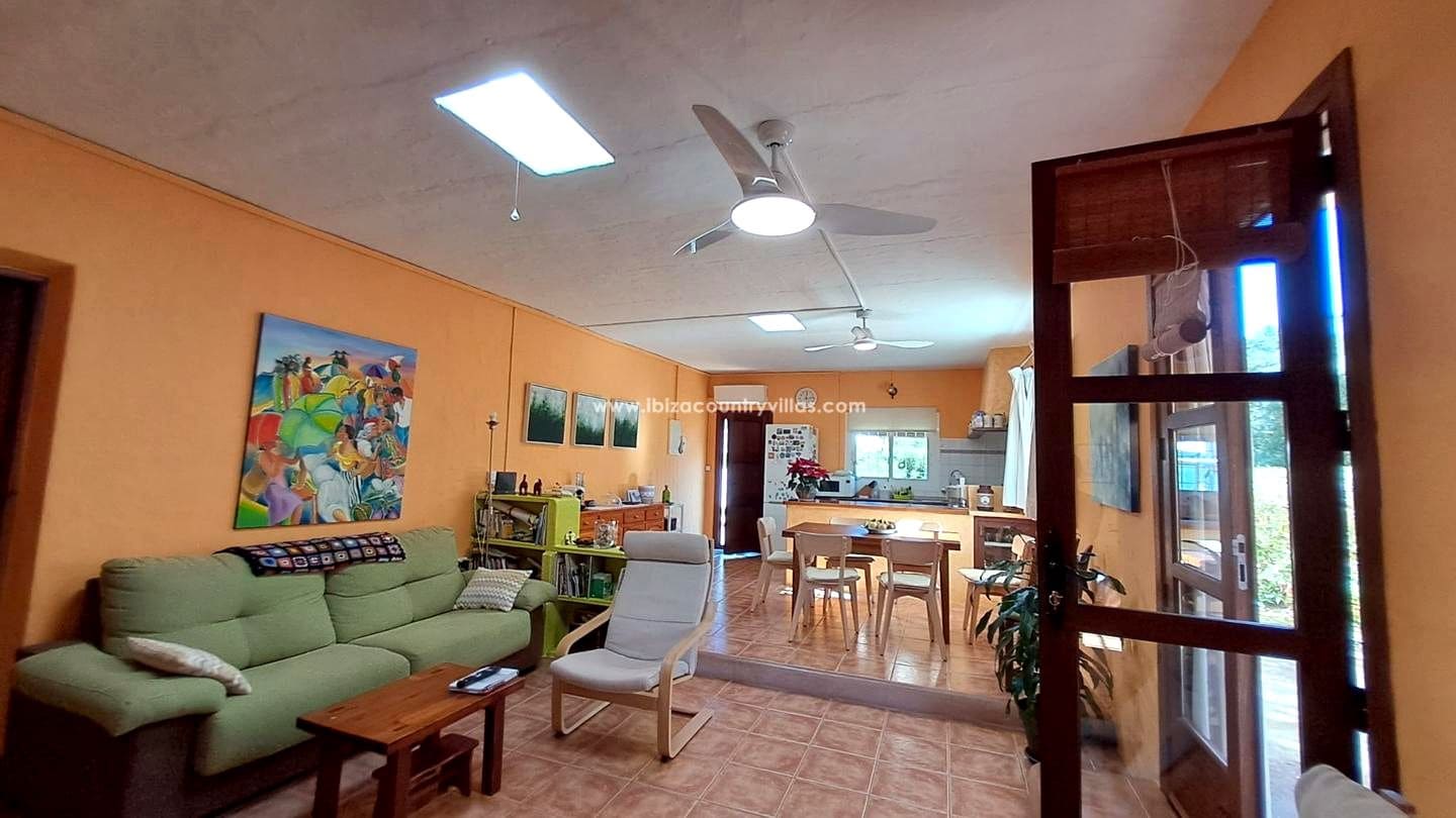 3 bedroom Villa for sale in Ibiza / Eivissa town - € 1,050,000 (Ref: 9713683)