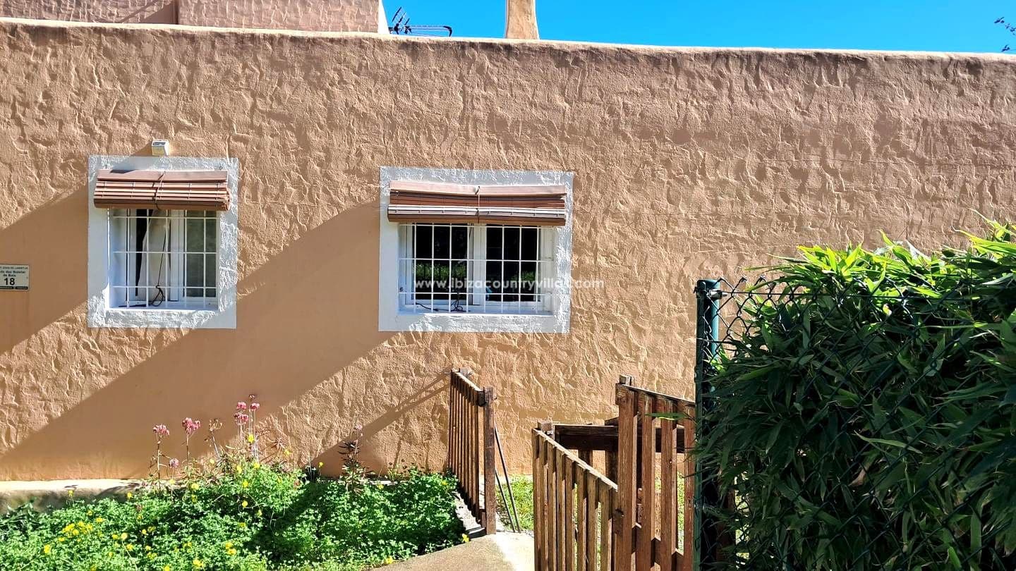 3 bedroom Villa for sale in Ibiza / Eivissa town - € 1,050,000 (Ref: 9713683)