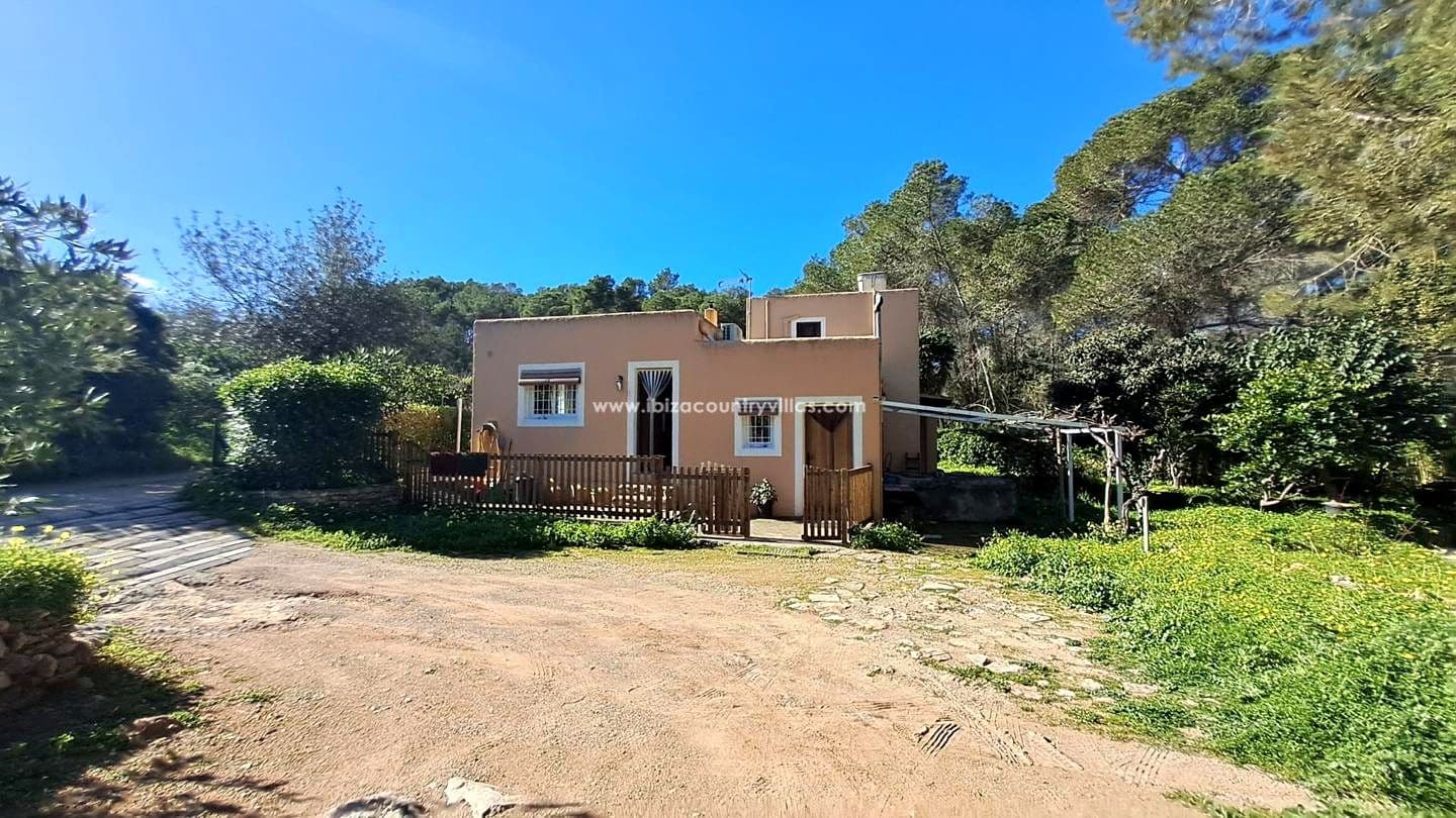 3 bedroom Villa for sale in Ibiza / Eivissa town - € 1,050,000 (Ref: 9713683)