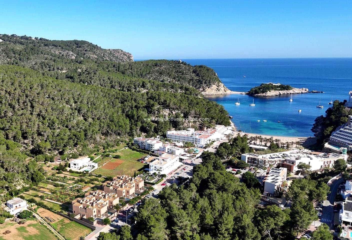 3 bedroom Villa for sale in Sant Joan de Labritja with pool garage - € 1,595,000 (Ref: 9715551)