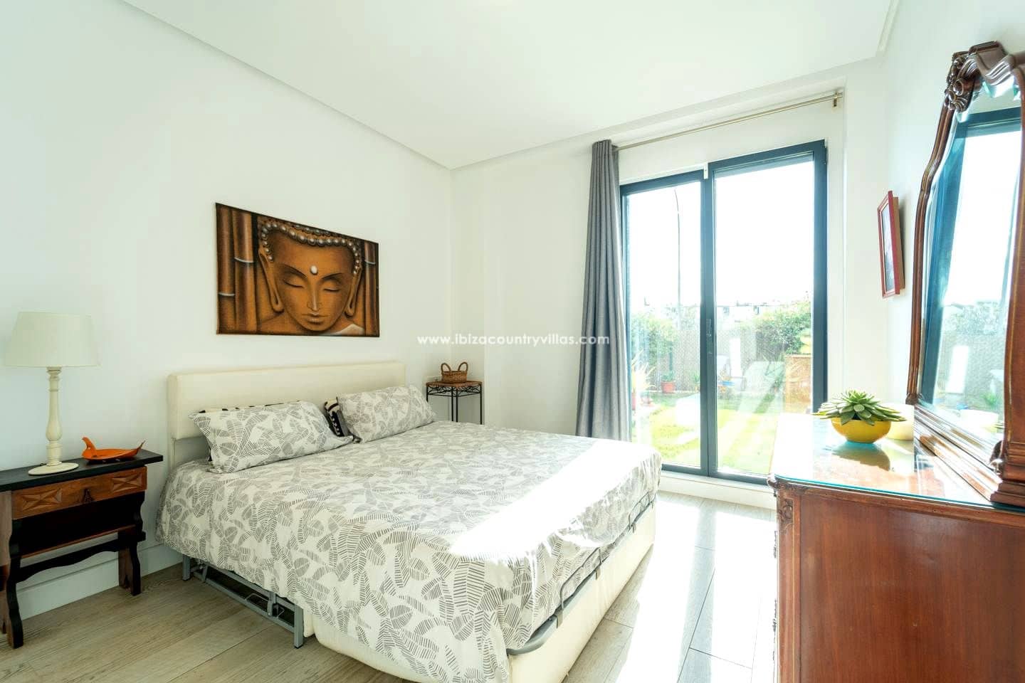 3 bedroom Flat for sale in Santa Eulalia / Santa Eularia - € 1,090,000 (Ref: 9731200)