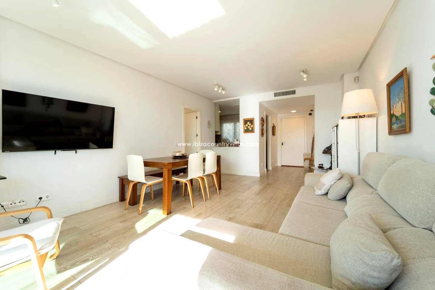 3 bedroom Flat for sale in Santa Eulalia / Santa Eularia - € 1,090,000 (Ref: 9731200)